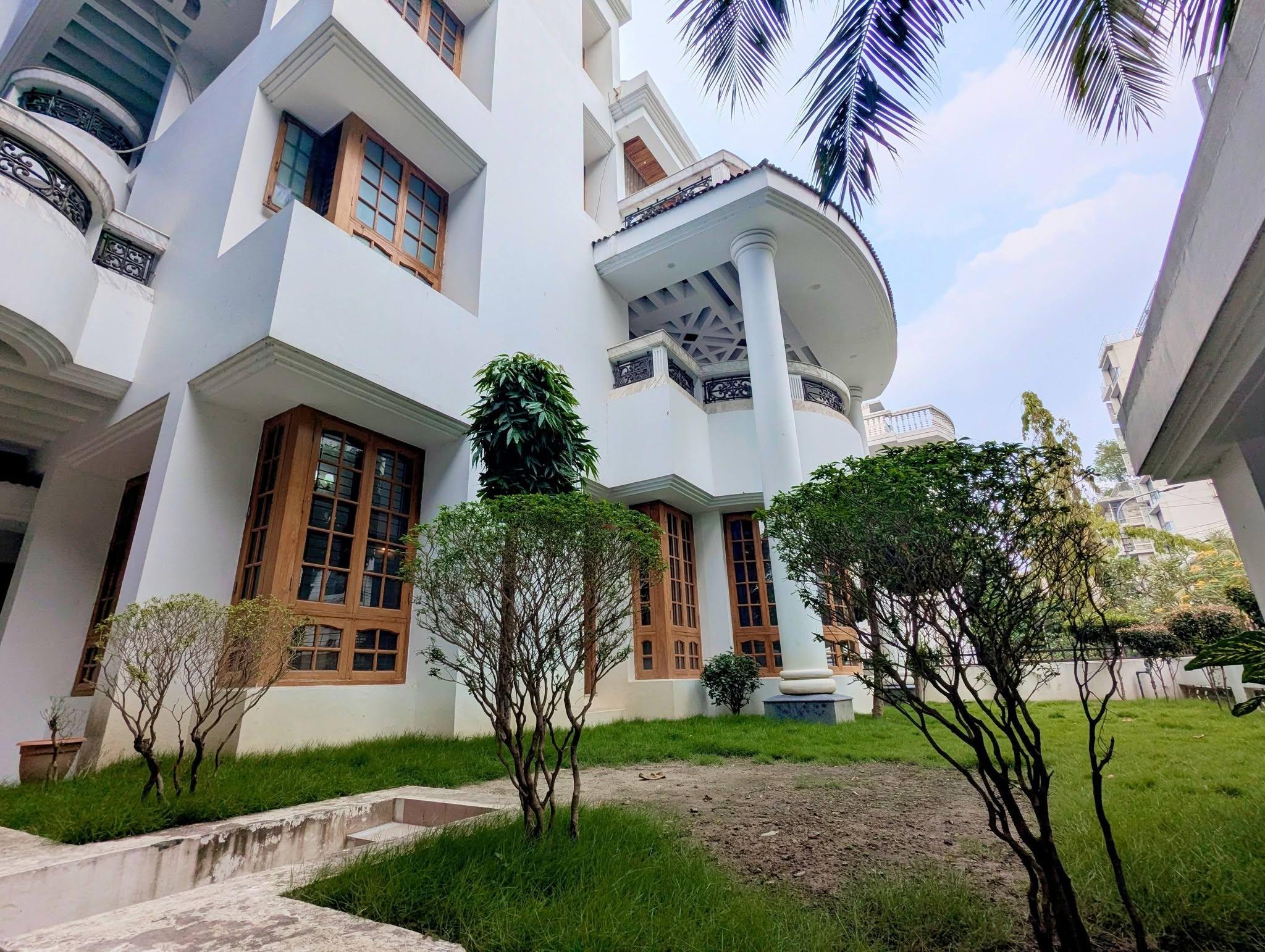 Luxury Semi Furnished Duplex Apartment for Rent in Baridhara Diplomatic Zone.